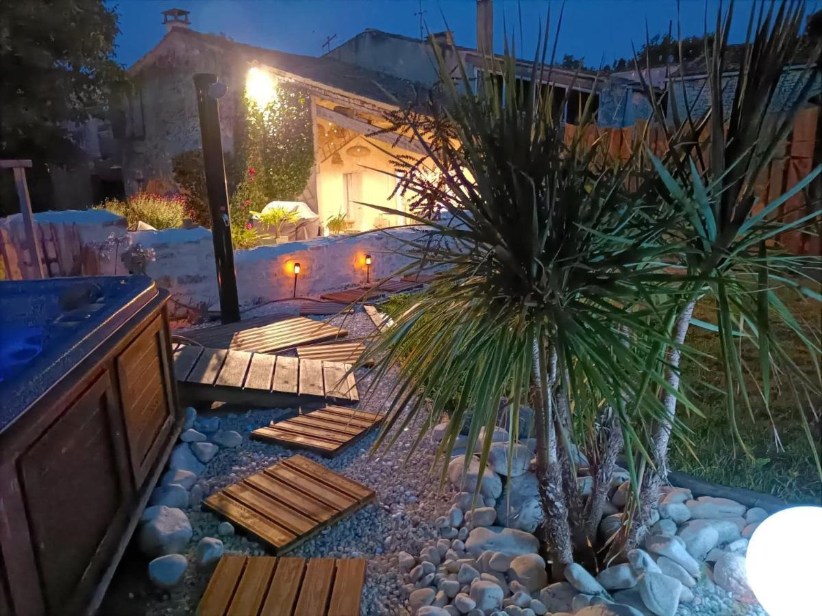 Gite 3 Etoiles Avec Spa, 2 Chambres Le Logis De Pearl Salles-sur-Mer Exterior photo